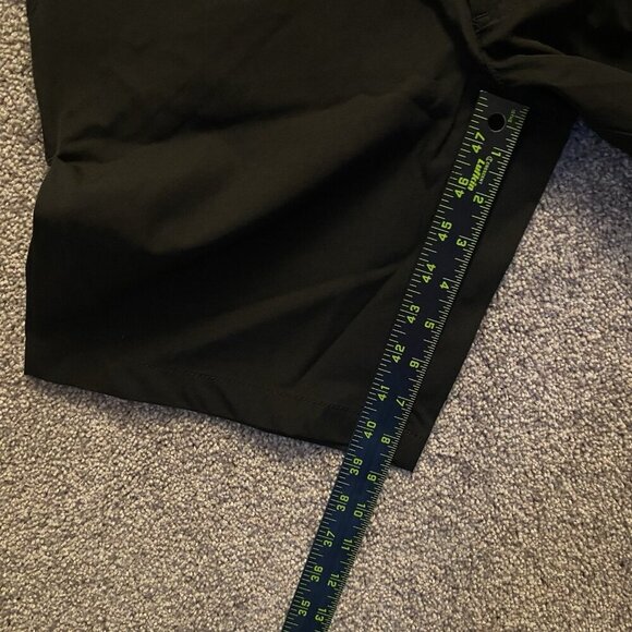 Tommy Bahama Active Womens Shorts 8" Bermuda Black Zip Front Pockets Size XS NWT - Picture 13 of 16